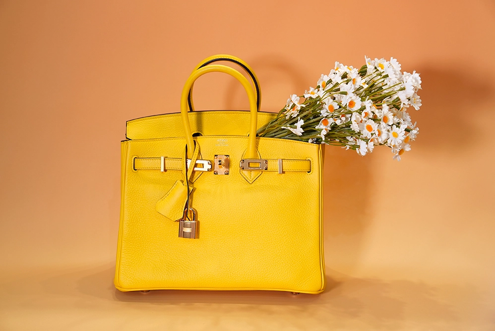 E-COMMERCE & STILL LIFE